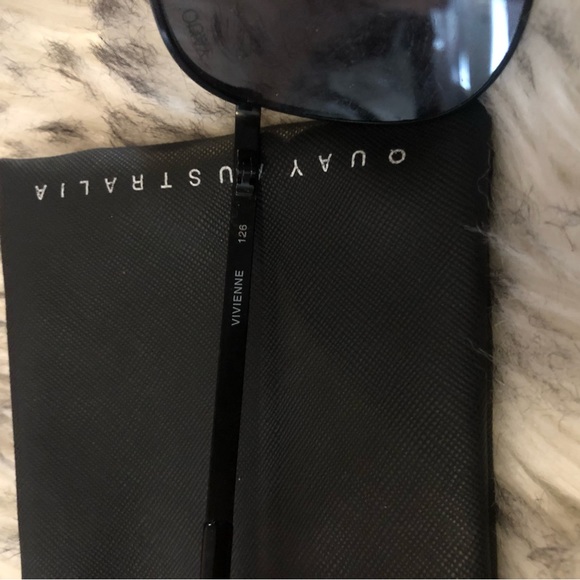 Quay Australia aviator glasses, all black metal. - Picture 5 of 5